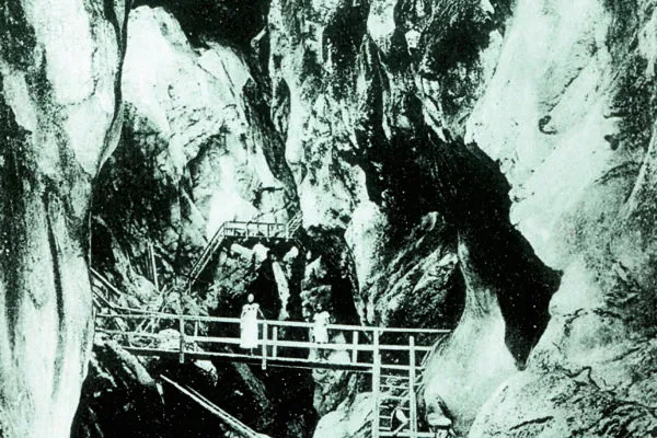 Premières photos de l'exploitation des Gorges dans les années 1900